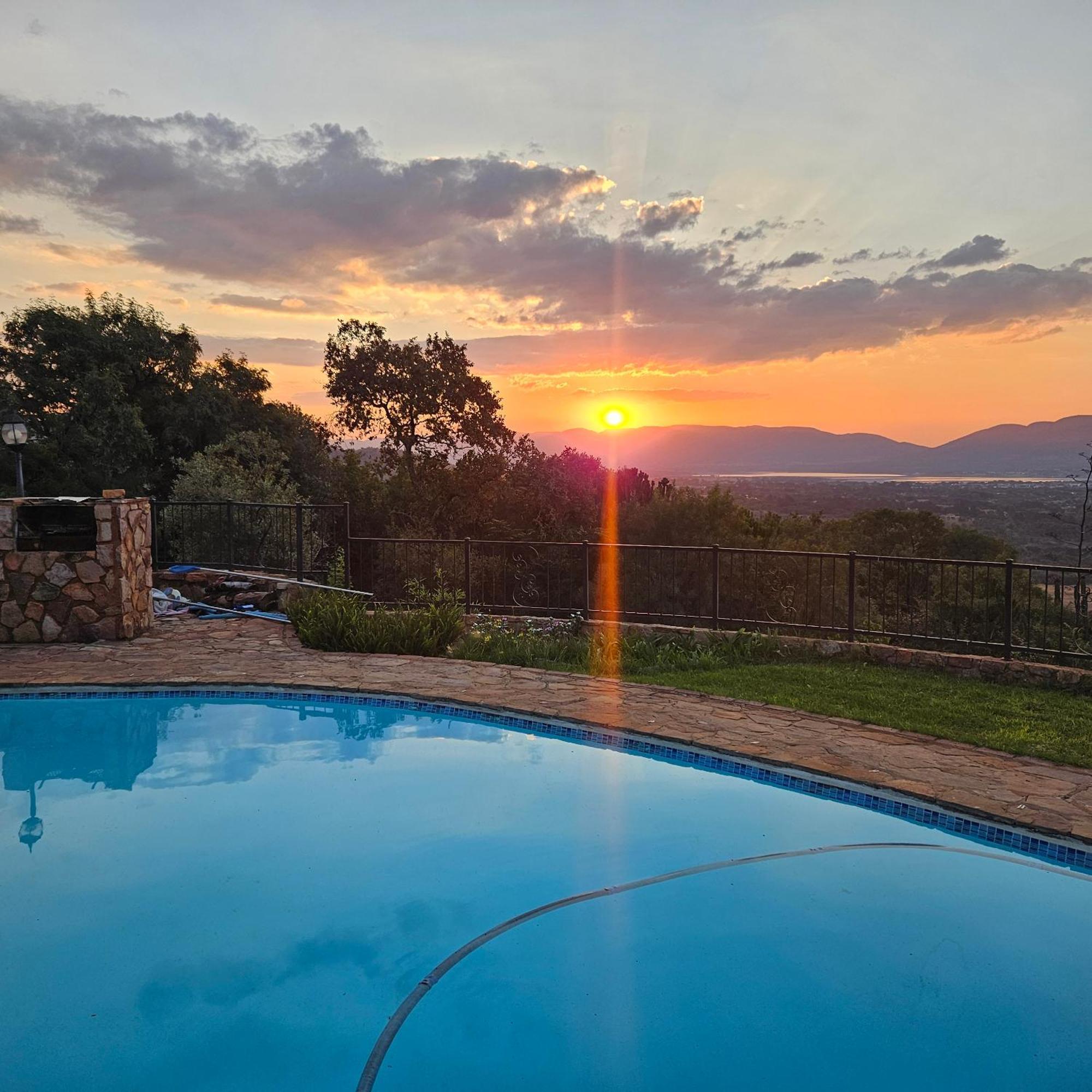 Katima Mountain View Lodge Hartbeespoort Exterior photo