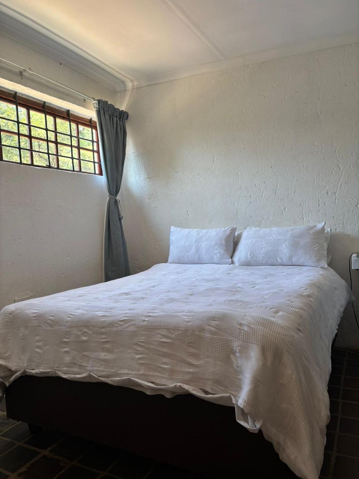 Katima Mountain View Lodge Hartbeespoort Room photo