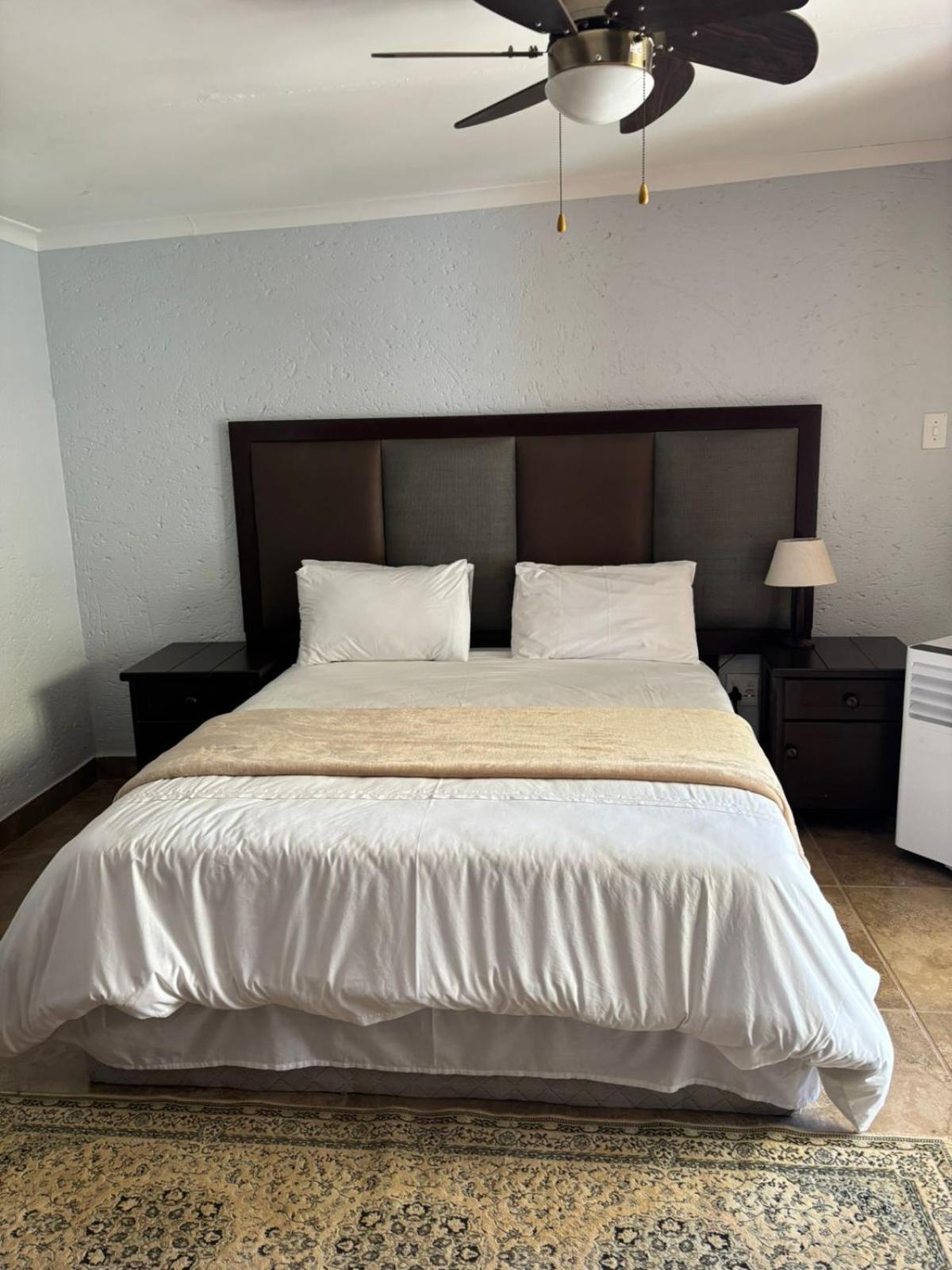 Katima Mountain View Lodge Hartbeespoort Room photo